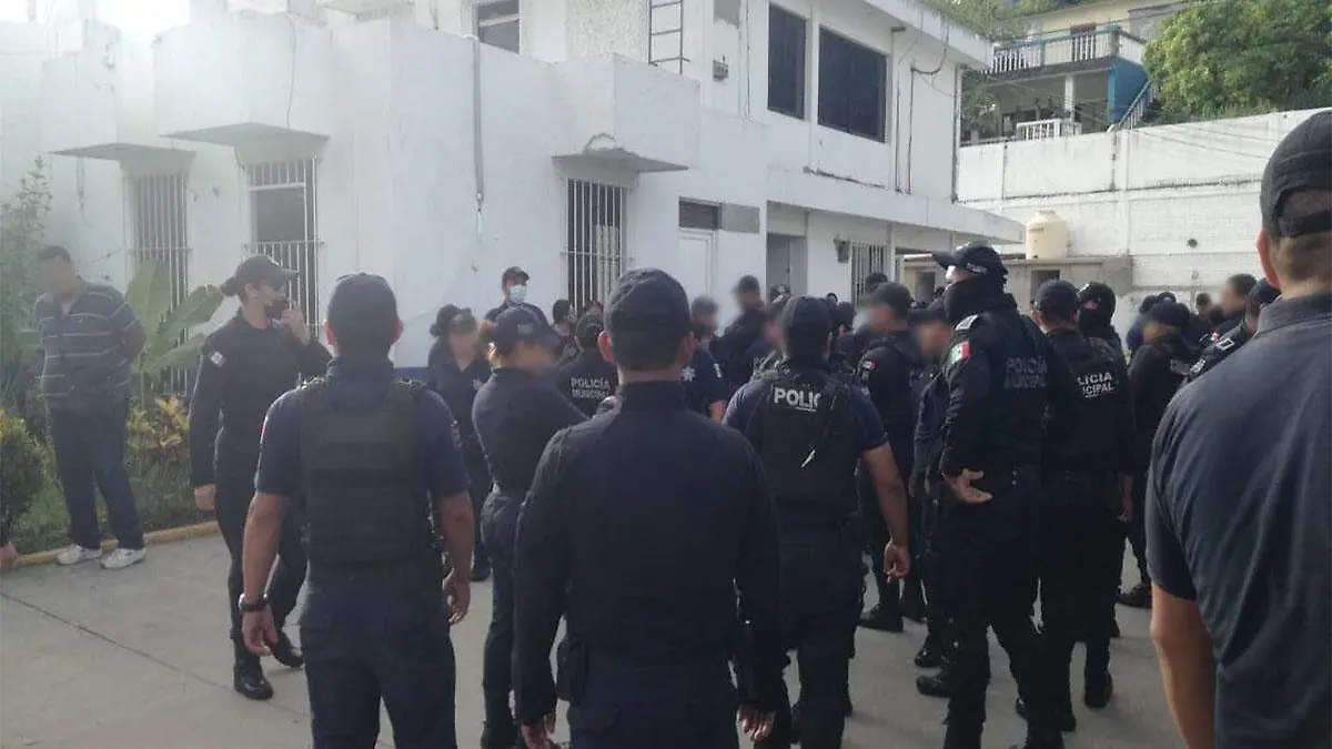 Protesta policía municipal Tuxpan